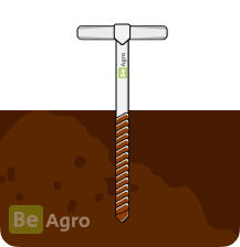 Pobieranie próbki świdrem glebowym